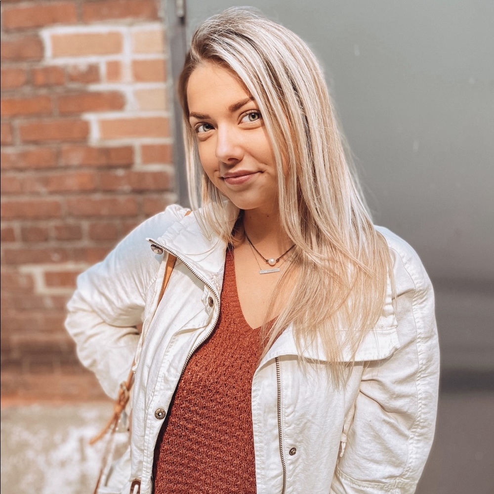 Meet your posher, Maria